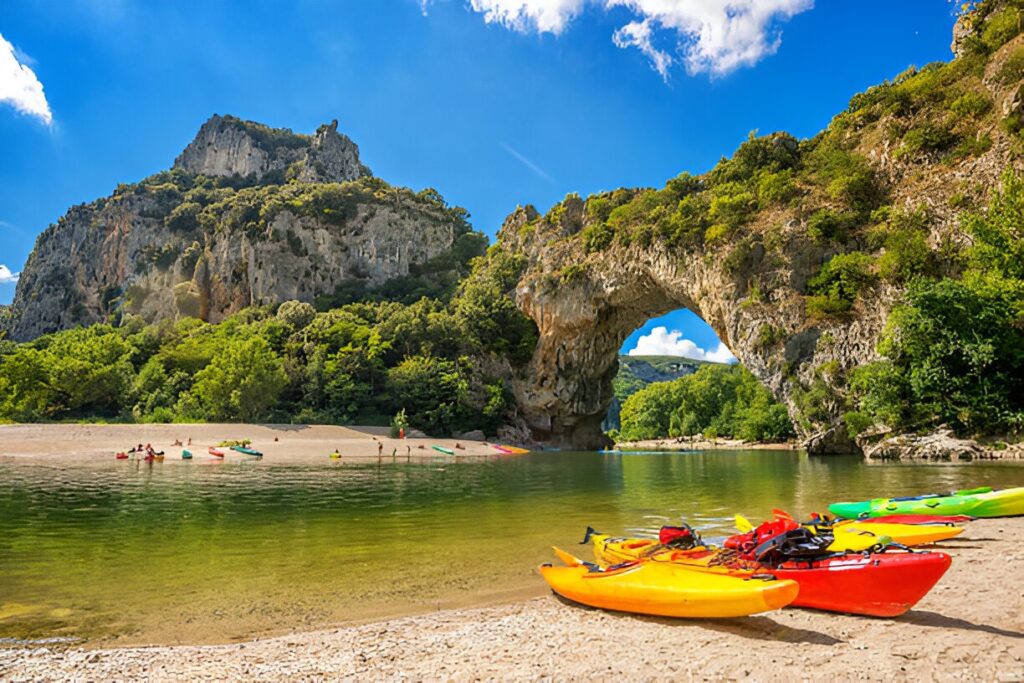 Voyage économique à Ardèche en famille