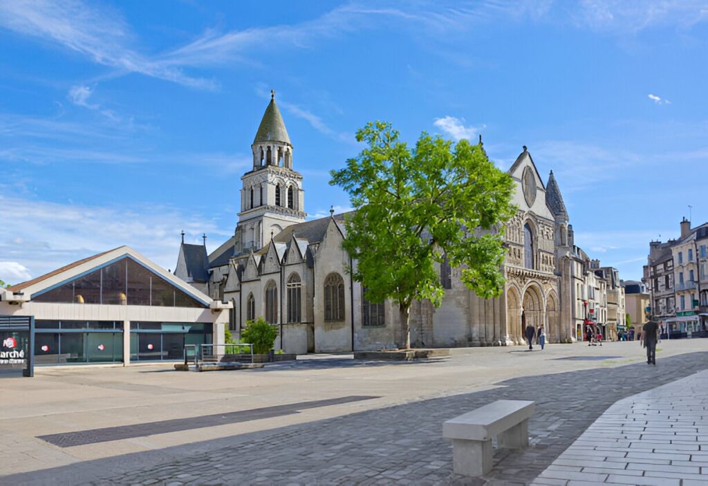 Visiter Poitiers : 10 étapes pour profiter de la ville