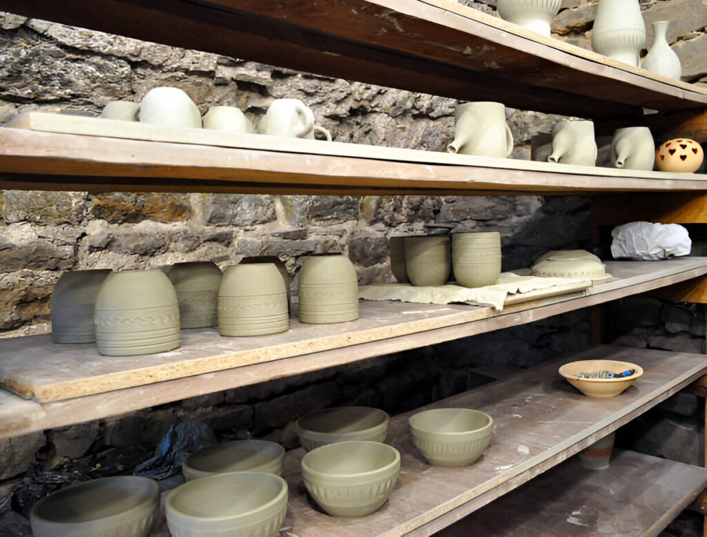 Créer un objet en céramique à Saint-Quentin-la-Poterie