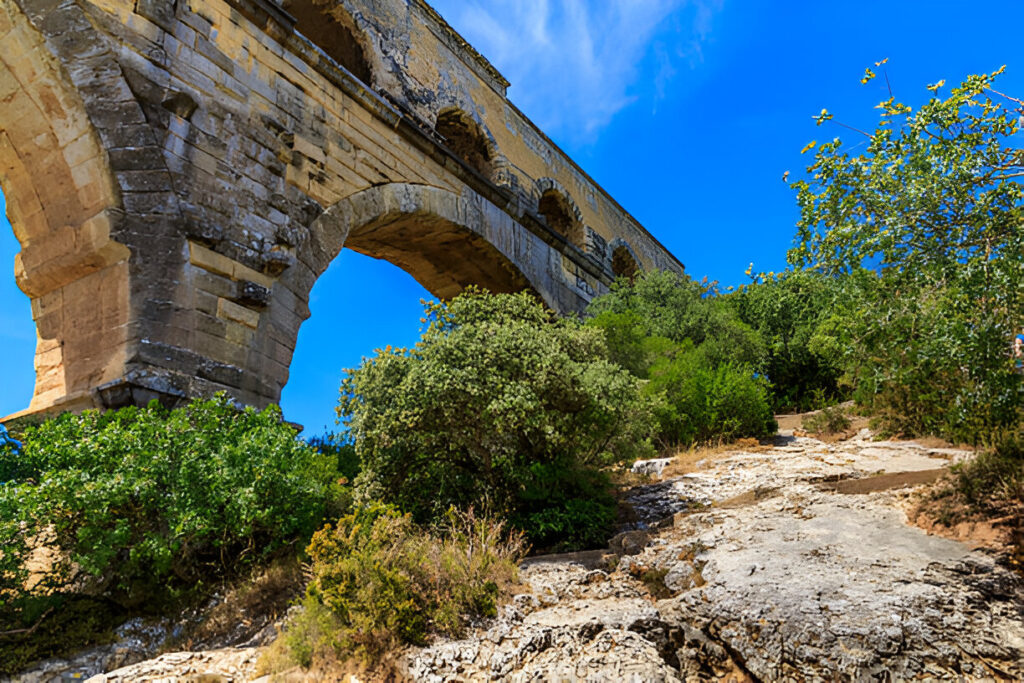 Suivre un jeu de piste numérique à Uzès