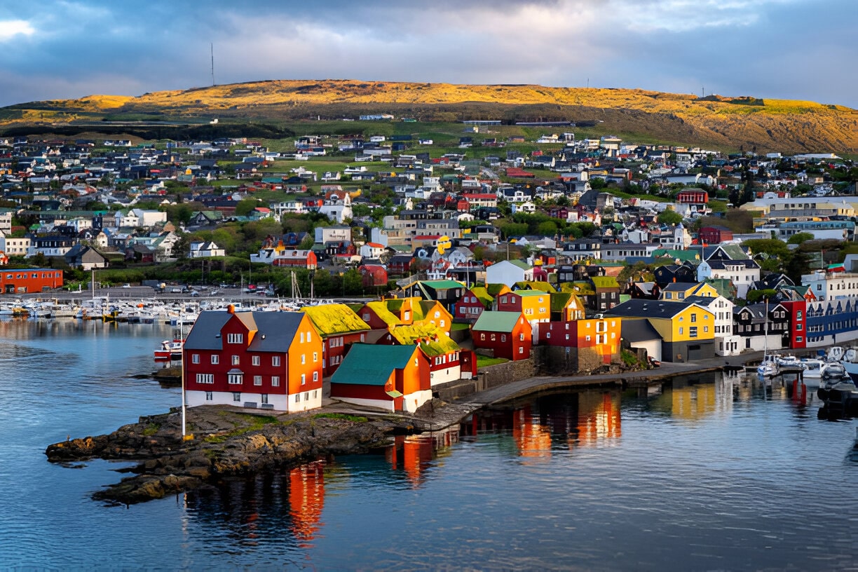 Visiter Tórshavn : guide pratique pour explorer la capitale féroéenne